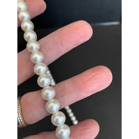 Vintage Costume Jewelry Faux Pearl Necklace 19" with Clasp Nice Quality - Picture 4 of 8